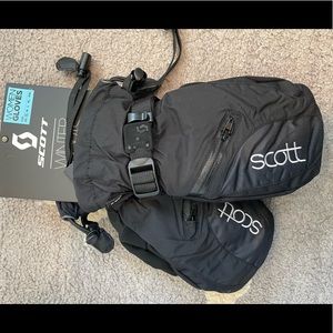Women’s ski gloves- Scott size Small. New with tags!